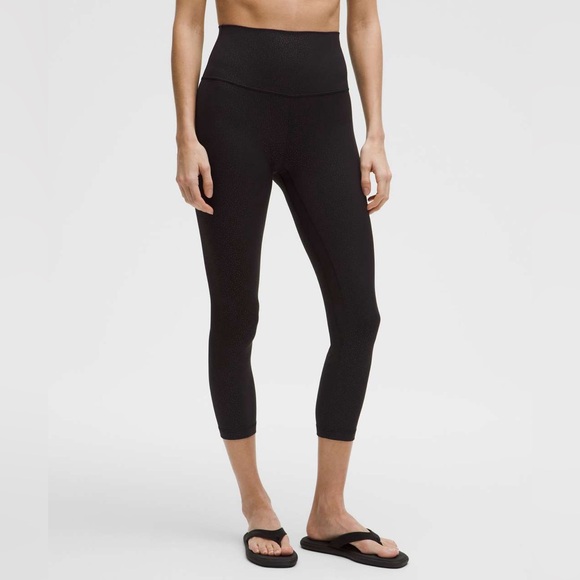 🆕🖤 Lululemon Align High Rise Crop 23” - Lace Dot Emboss Black - Picture 1 of 9